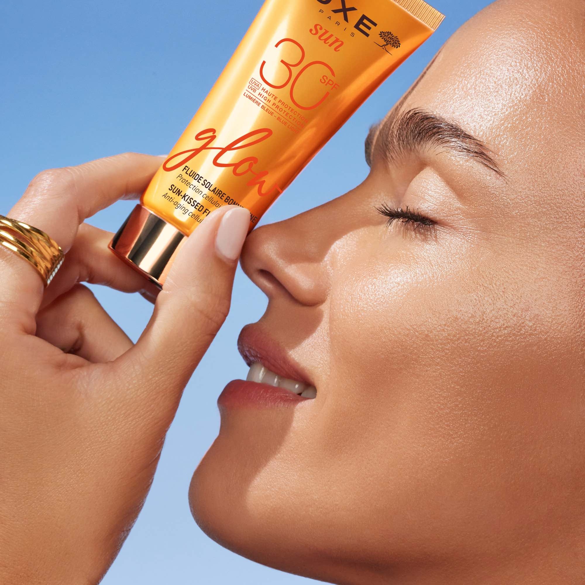 Nuxe Sun, fluid glow z efektem skóry muśniętej słońcem SPF 30, 40 ml 