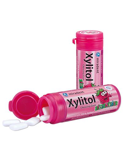 Miradent Xylitol Guma do żucia truskawka,30 szt., cena, opinie, skład zdjęcie