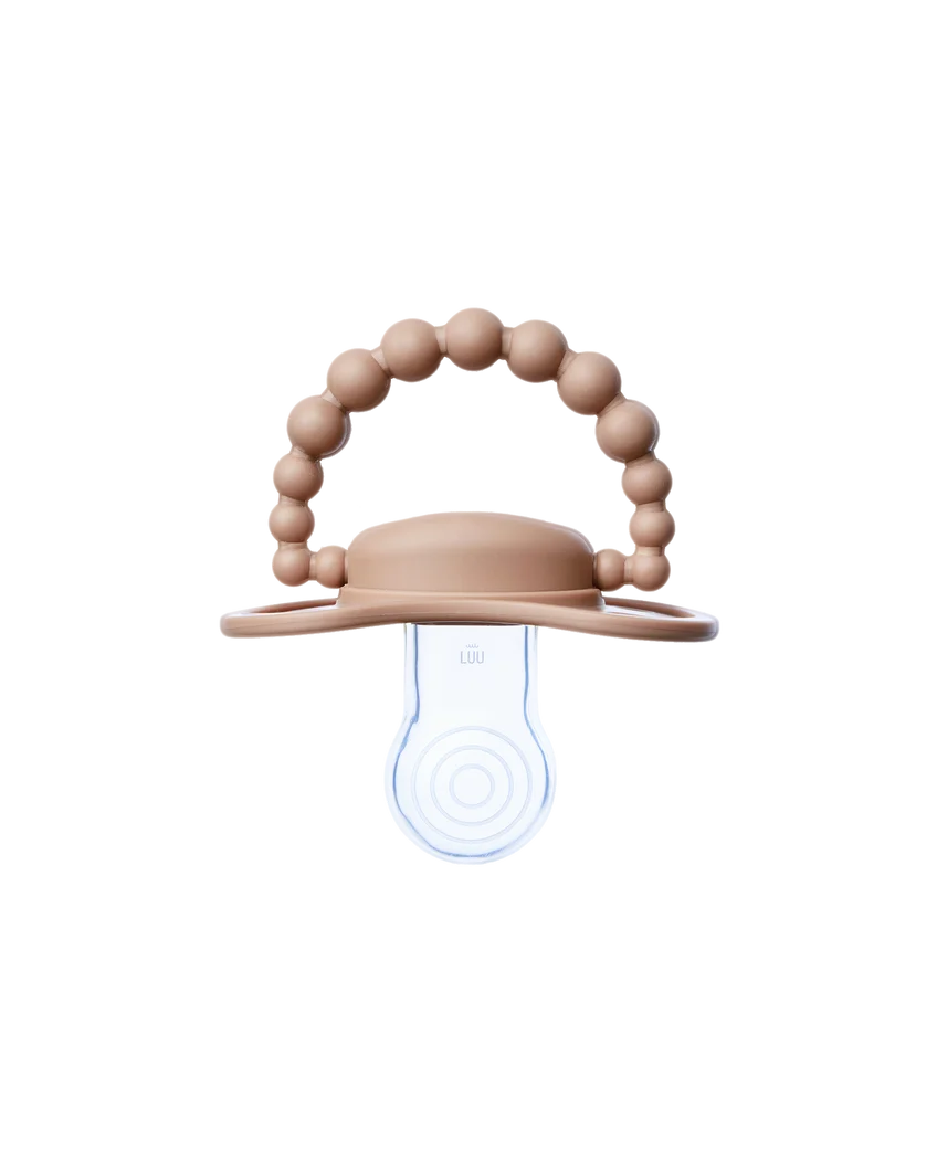 LUU Kids Smoczek pozycjonujący Milk Hazelnut 6m+, 1 sztuka