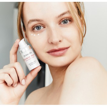 Dr Irena Eris Clinic Way 1°+ 2° hialuronowe wygładzenie dermokrem przeciwzmarszczkowy pod oczy na dzień i na noc 15 ml