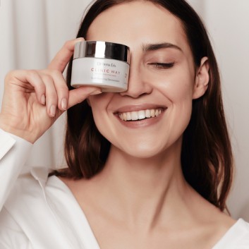 Dr Irena Eris Clinic Way Dermokrem przywracający młodość skóry 3° na dzień - 50 ml Po 50. roku życia - cena, opinie, właściwości