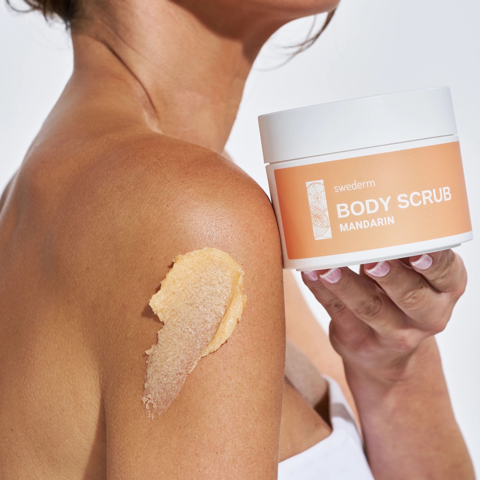 Swederm Body Scrub Mandarin Cukrowo-solny peeling do ciała z witaminą E o zapachu mandarynki, 275 g 