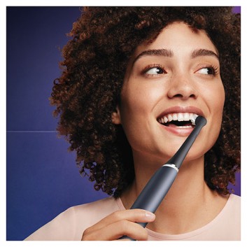 Oral-B iO Ultimate Clean Black Końcówki do szczoteczki elektrycznej, 4 sztuki