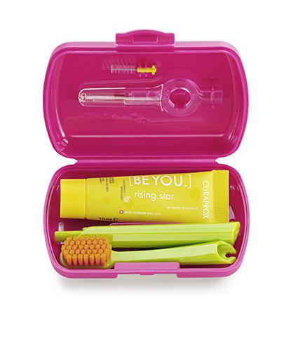 Curaprox Travel Set Red zestaw podróżny 1 sztuka zdjęcie